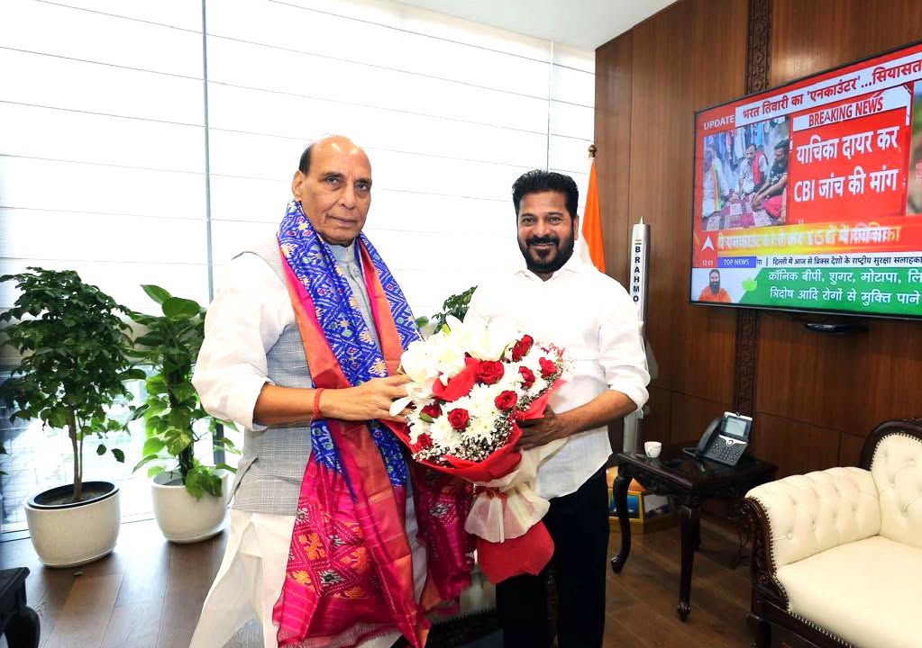 Hon’ble Chief Minister Shri A. Revanth Reddy met Hon’ble Defence Minister Shri Rajnath Singh Ji in New Delhi.