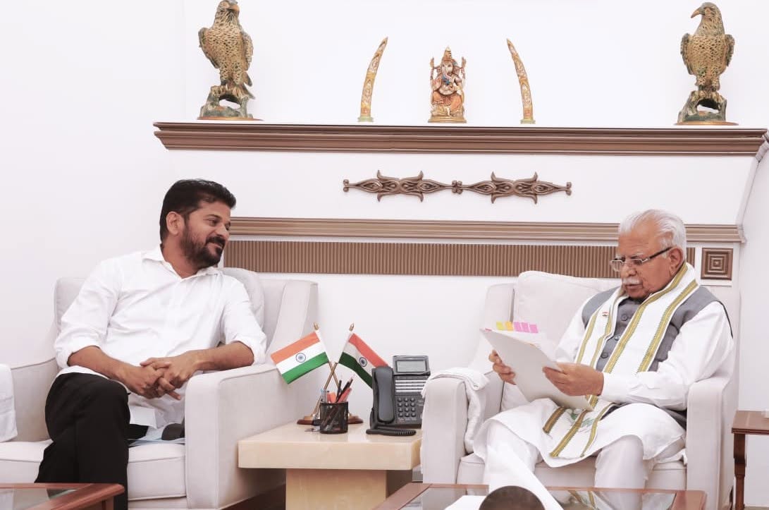 Hon’ble Chief Minister Sri A. Revanth Reddy met Union Minister for Housing & Urban Affairs Sri Manohar Lal Khattar jee in New Delhi. — image 2