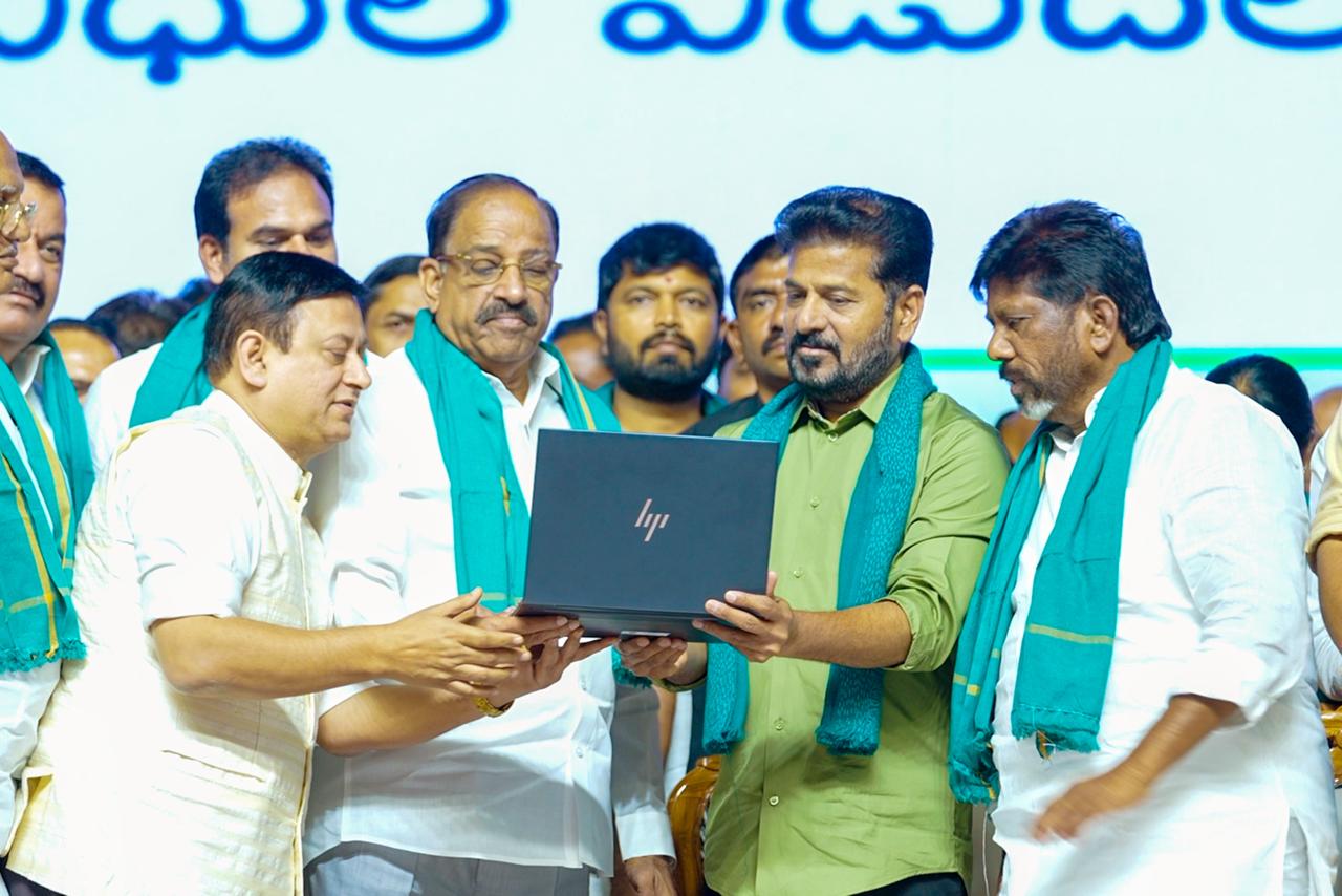 Hon’ble Chief Minister Sri A. Revanth Reddy Releases Rythu Bharosa; Addresses Farmers at Shilpakala Vedika, Hyderabad. — image 5