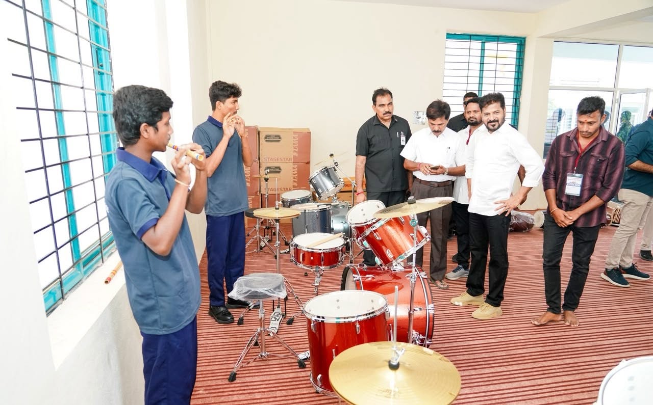 Hon’ble CM Sri A. Revanth Reddy inaugurated the Telangana Public School at Arutla, Manchal Mandal, Rangareddy district. — image 4