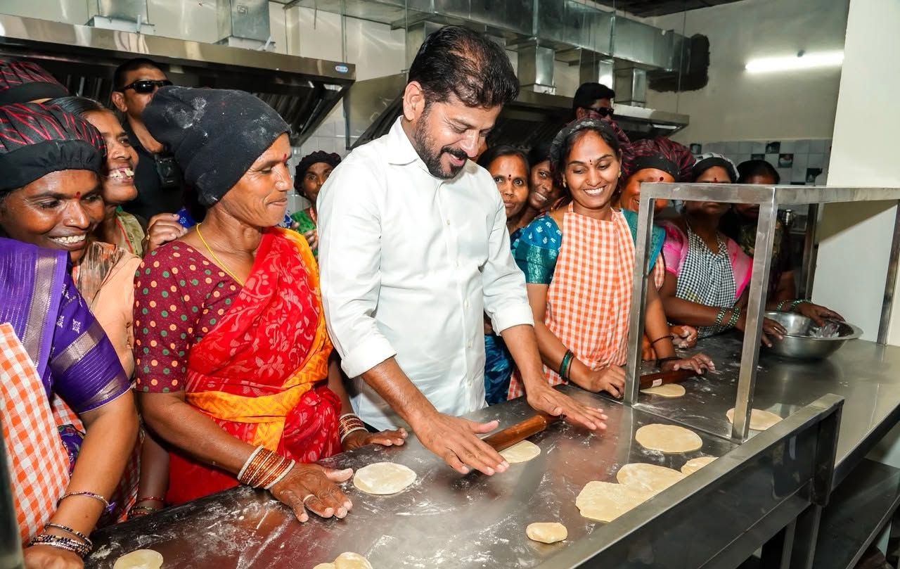 Hon’ble CM Sri A. Revanth Reddy inaugurated the Telangana Public School at Arutla, Manchal Mandal, Rangareddy district. — image 5