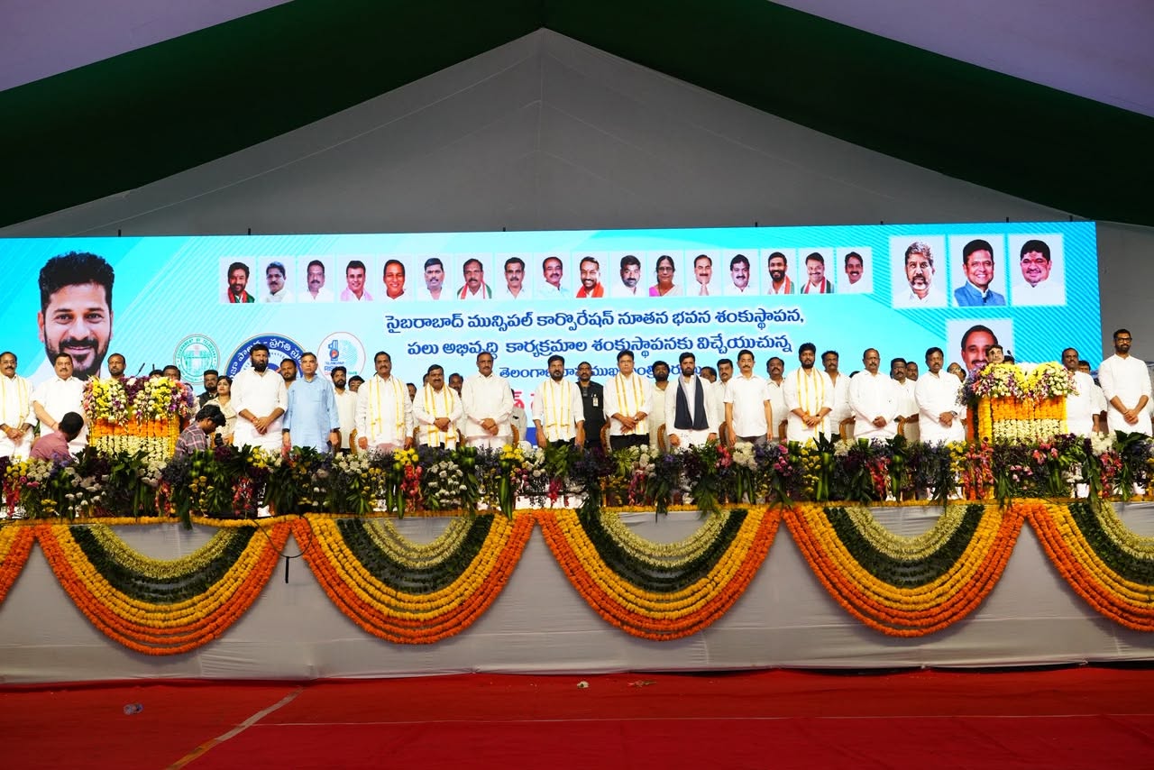 Hon’ble CM Sri A. Revanth Reddy inaugurates various development works in the Cyberabad Municipal Corporation I addresses the public at Miyapur Cross Roads. — image 6