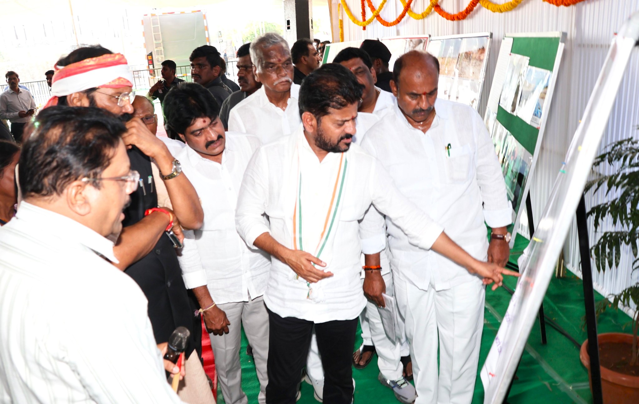 Hon’ble CM Sri A. Revanth Reddy Inspecting the Project Works of the Makthal–Narayanpet–Kodangal Lift Irrigation Scheme at Makthal.