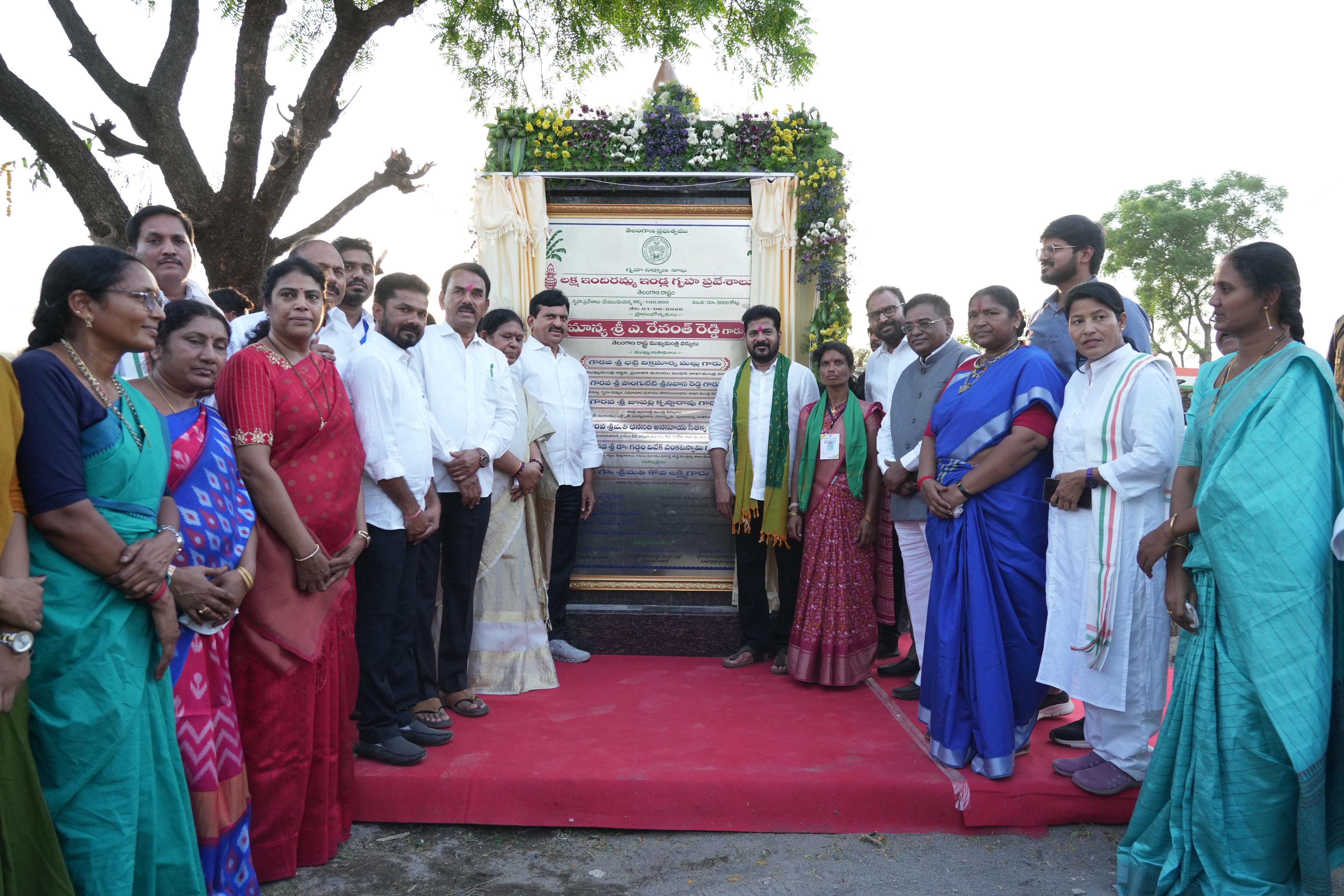 Hon’ble CM Sri A. Revanth Reddy Participated in Indiramma Indlu Gruhapraveshalu, Launches for the 2nd Phase at Kothari Village in KB Asifabad District. — image 9