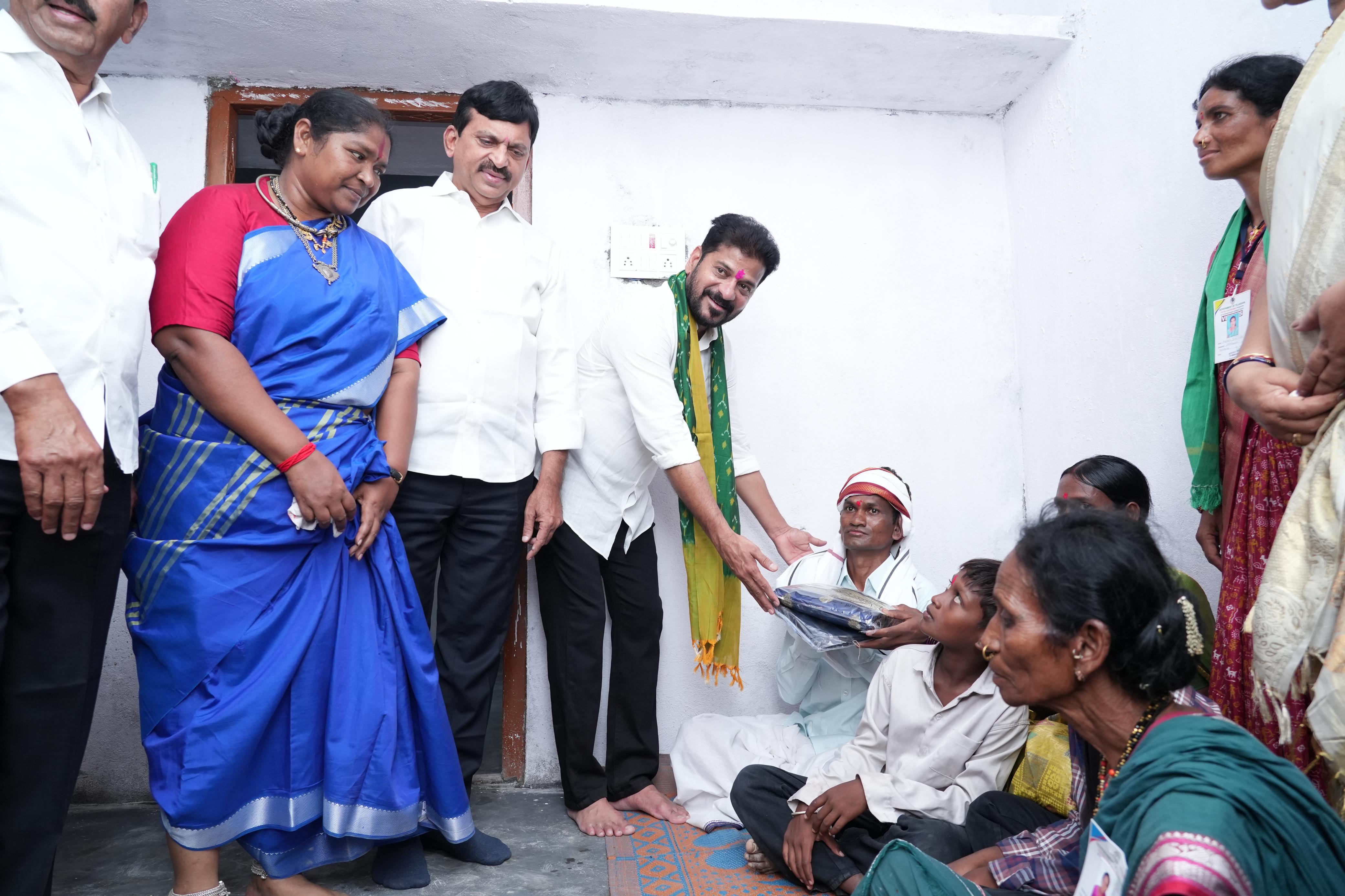 Hon’ble CM Sri A. Revanth Reddy Participated in Indiramma Indlu Gruhapraveshalu, Launches for the 2nd Phase at Kothari Village in KB Asifabad District. — image 10