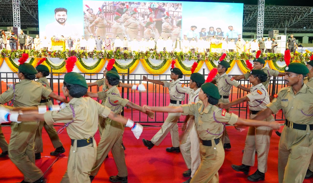 Hon’ble CM Sri A. Revanth Reddy Participated in the Inaugural Programme of Education Week as part of Praja Palana – Pragathi Pranalika at LB Stadium, Hyd. — image 3