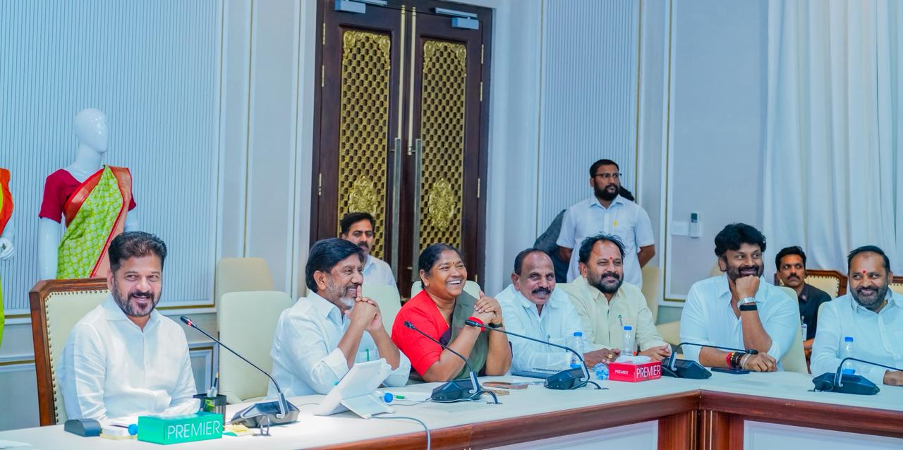 Hon’ble CM Sri A. Revanth Reddy Participated in Virtual Foundation Stone Laying for 8,000 SHG Village Organization Mahila Grama Sangham Buildings and Launches New Saree Design for 1 Crore Women of Telangana at Dr B R Ambedkar Telangana State Secretariat — image 3