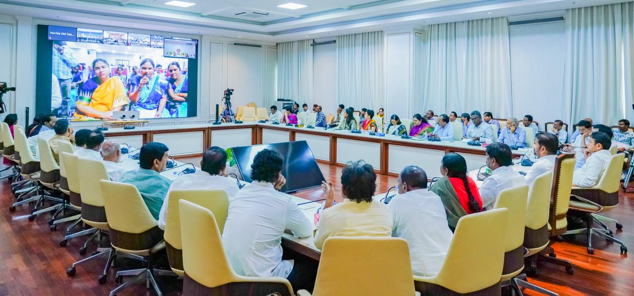 Hon’ble CM Sri A. Revanth Reddy Participated in Virtual Foundation Stone Laying for 8,000 SHG Village Organization Mahila Grama Sangham Buildings and Launches New Saree Design for 1 Crore Women of Telangana at Dr B R Ambedkar Telangana State Secretariat — image 8