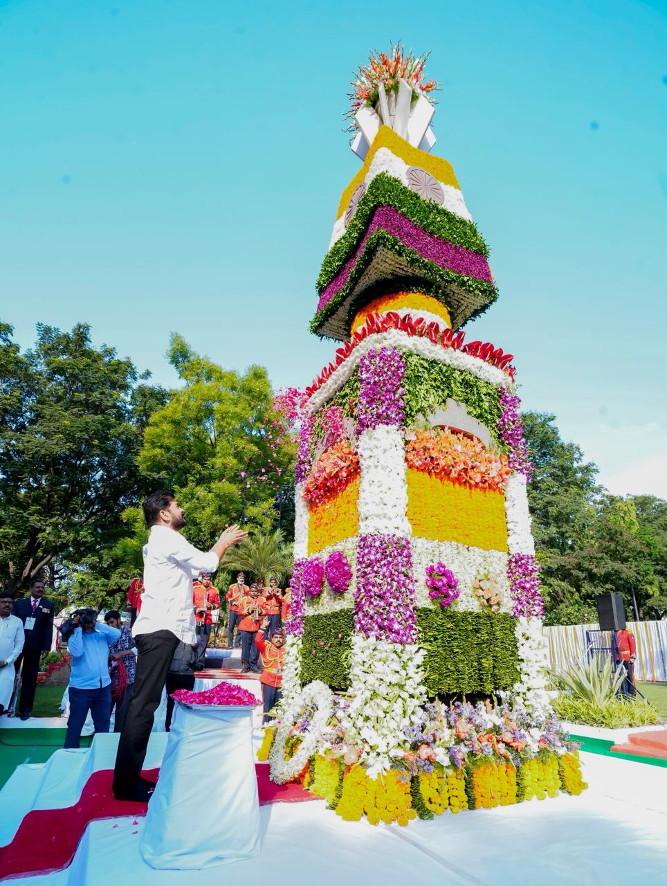 Hon’ble CM Sri A. Revanth Reddy Pays Floral Tributes to Telangana Martyrs at Telangana Amaraveerula Stupam, Gun Park.