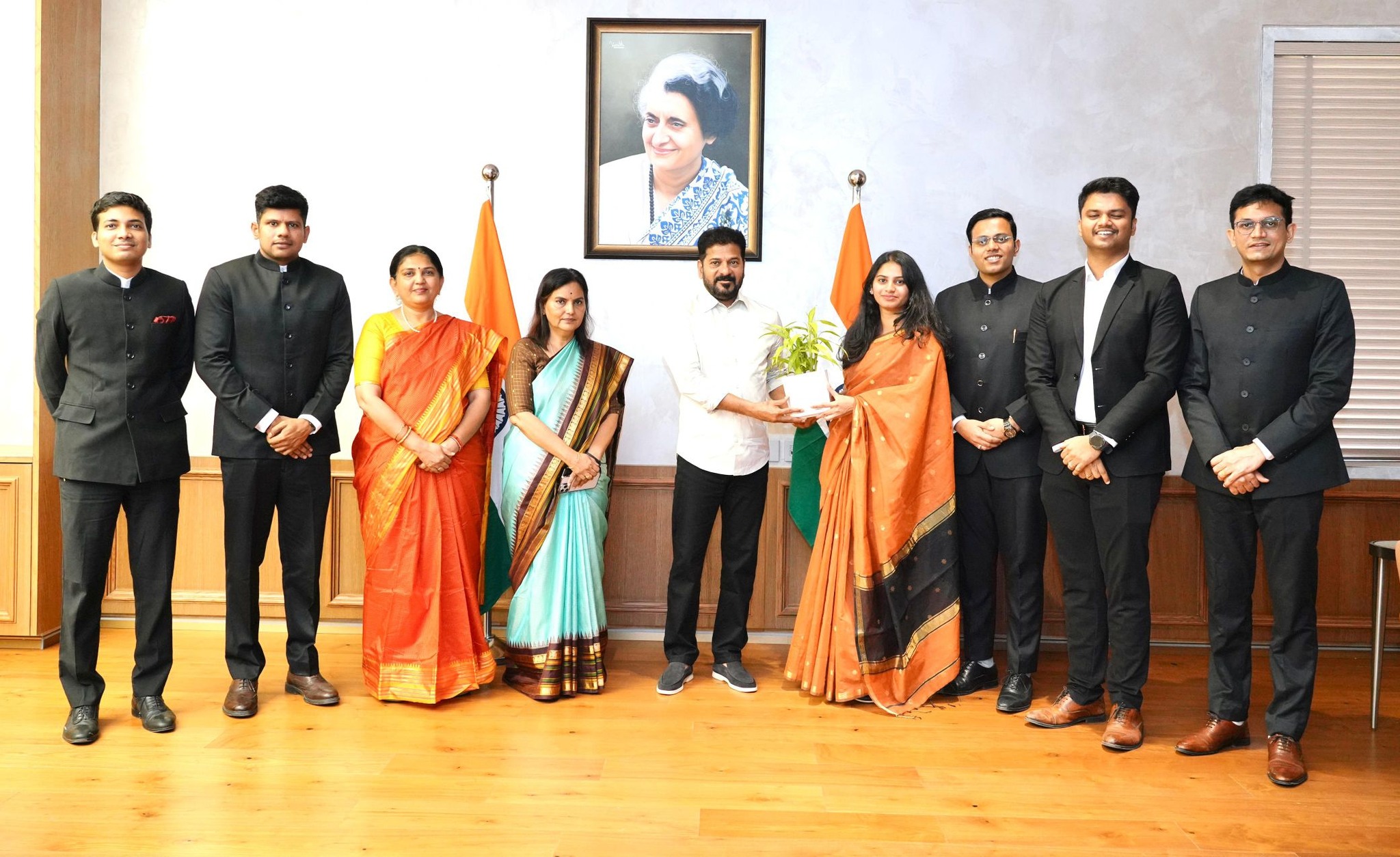 ముఖ్యమంత్రి శ్రీ ఎ. రేవంత్ రెడ్డి గారిని 2025 బ్యాచ్ ట్రైనీ ఐఏఎస్ అధికారులు మర్యాదపూర్వకంగా కలిశారు.