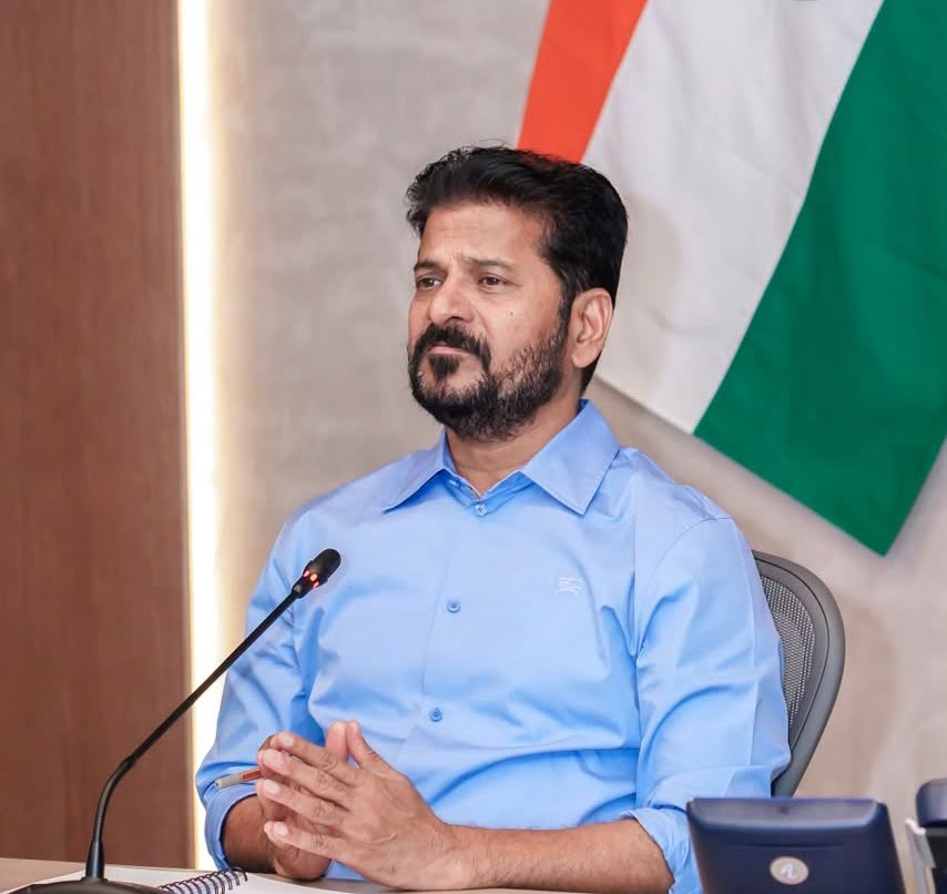 మూసీ రివర్ ఫ్రంట్ డెవలప్మెంట్ ప్రాజెక్టు మొదటి దశ ప్రాజెక్టు పురోగతిపై ముఖ్యమంత్రి శ్రీ ఎ. రేవంత్ రెడ్డి గారు ఉన్నతస్థాయి సమావేశంలో సమీక్షించారు. — image 2